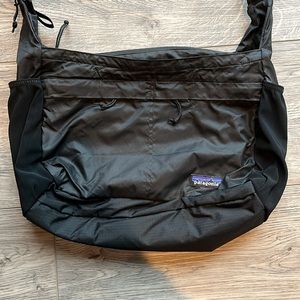 Patagonia Crossbody Lightweight Travel Courier Black Bag